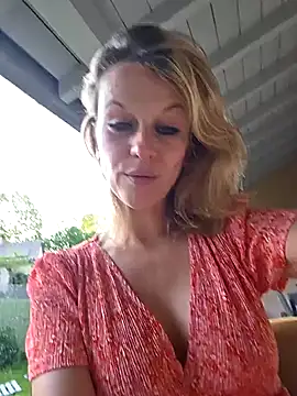 Couple-Kiwii-Orchidee-Boy online show from 19, 4, 2026