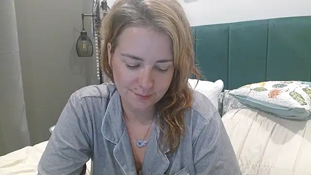 Snapshot of HazelSkyesChat chatting on 9, 7, 2026 HazelSkyesChat online show from 9, 7, 2026
