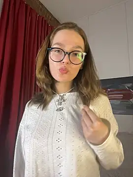 MyKittySayMeow online show from 12, 4, 2026