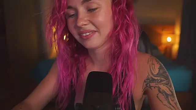 Snapshot of Sarah_Pink chatting on 4, 7, 2026 Sarah Pink online show from 4, 7, 2026