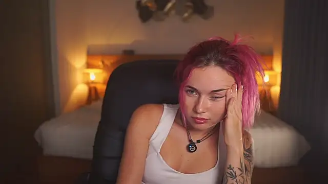 Snapshot of Sarah_Pink chatting on 11, 7, 2026 Sarah Pink online show from 11, 7, 2026
