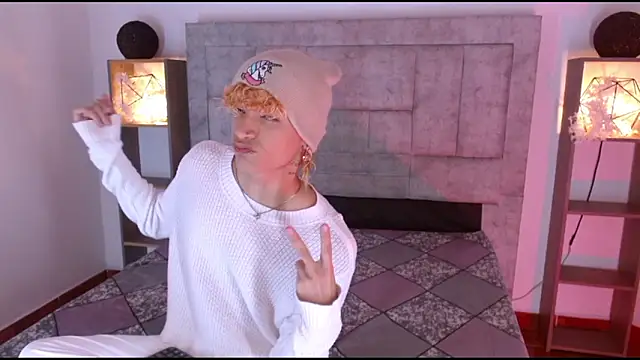 Snapshot of lucke_collins22 chatting on 3, 2, 2026 lucke collins22 online show from 3, 2, 2026