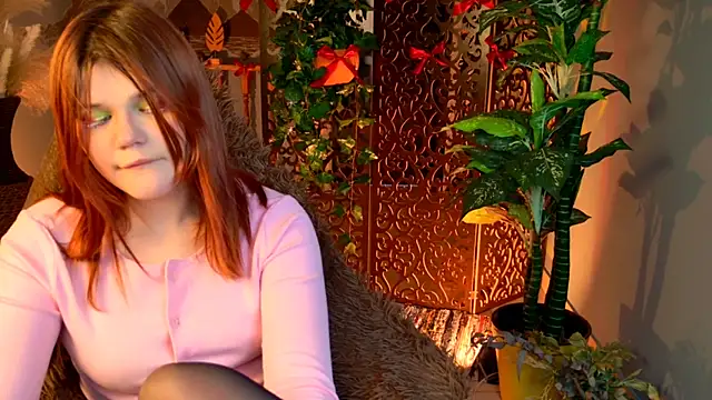 Snapshot of EllieFoxy chatting on 2, 3, 2026 EllieFoxy online show from 2, 3, 2026