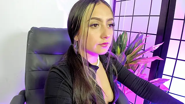 Snapshot of Giselle_Laurens_ chatting on 28, 3, 2026 Giselle Laurens online show from 28, 3, 2026