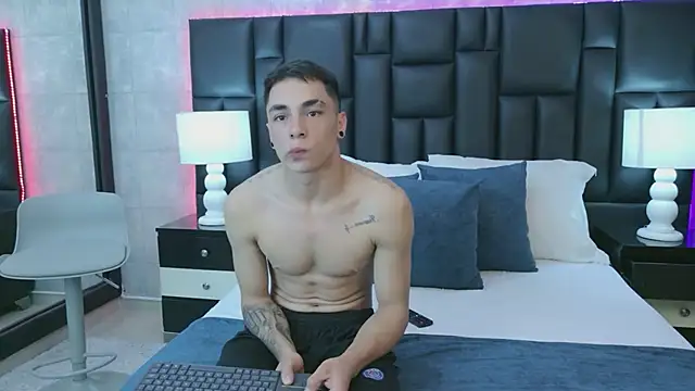 Snapshot of KarlaAndMike chatting on 27, 2, 2026 KarlaAndMike online show from 27, 2, 2026