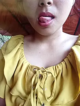 Snapshot of Small_flower1 chatting on 31, 3, 2026 Small flower1 online show from 31, 3, 2026