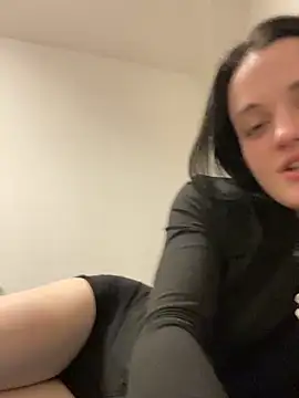 Snapshot of LeonieClaire chatting on 10, 2, 2026 LeonieClaire online show from 10, 2, 2026