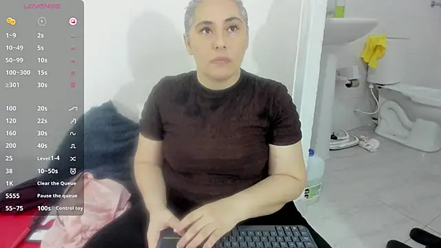 Snapshot of mature_gold1 chatting on 25, 4, 2026 mature gold1 online show from 25, 4, 2026