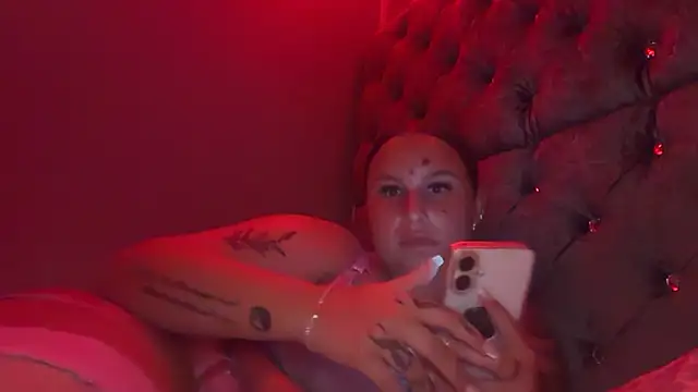 MissSophhh online show from 14, 4, 2026