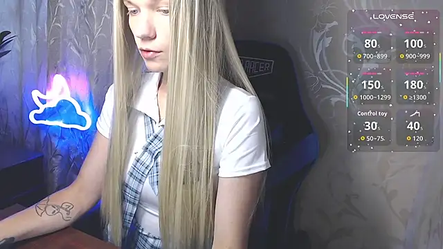 Snapshot of Shiny_Victoria chatting on 18, 7, 2026 Shiny Victoria online show from 18, 7, 2026