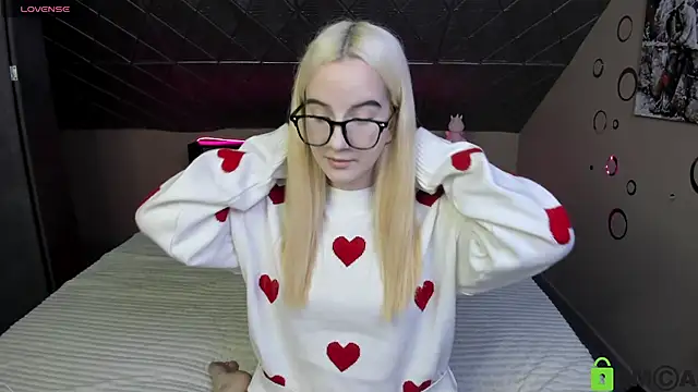 Naomi1Hinata online show from 17, 4, 2026