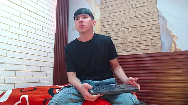 massimoferrera303av online show from 2, 2, 2026