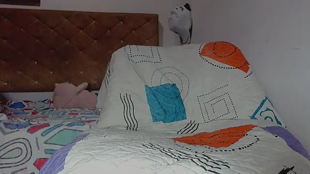 zoecyrus1 online show from 11, 4, 2026