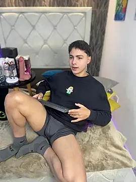 Snapshot of Samu_Hott chatting on 3, 2, 2026 Samu Hott online show from 3, 2, 2026