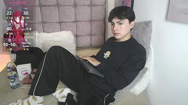 Snapshot of Samu_Hott chatting on 1, 7, 2026 Samu Hott online show from 1, 7, 2026