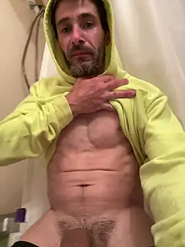 Snapshot of tommattsonn chatting on 7, 7, 2026 tommattsonn online show from 7, 7, 2026