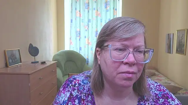 Snapshot of Emma_Eclipsee chatting on 10, 2, 2026 Emma Eclipsee online show from 10, 2, 2026