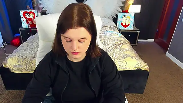 KristiFoxy online show from 8, 4, 2026