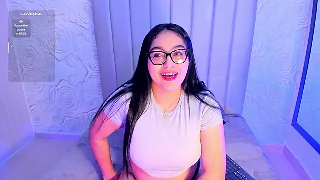 Lya dubois  online show from 17, 7, 2026