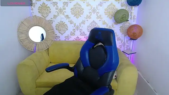 Snapshot of ALISS_M_ chatting on 9, 2, 2026 ALISS M online show from 9, 2, 2026