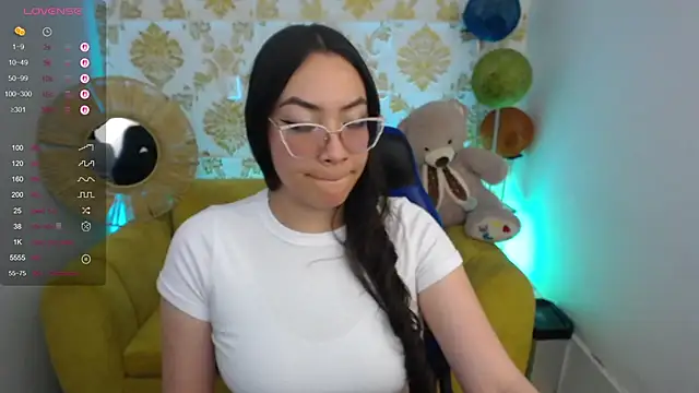 ALISS M  online show from 9, 4, 2026