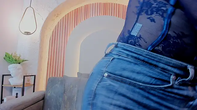 violet scott  online show from 24, 3, 2026