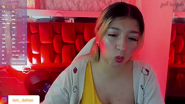 Snapshot of Dahiana_Dmour_ chatting on 21, 6, 2026 Dahiana Dmour online show from 21, 6, 2026
