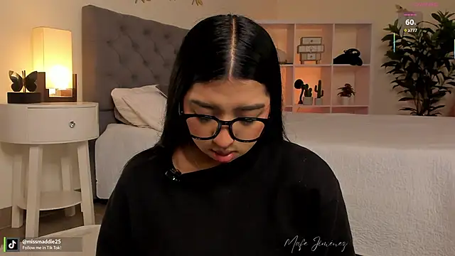 missvancouver online show from 15, 4, 2026