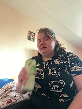 AngelKiras online show from 4, 3, 2026