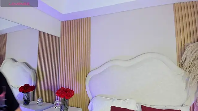 rebeca taylor online show from 7, 2, 2026