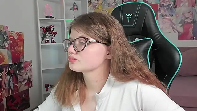 ChloeHalses online show from 4, 2, 2026