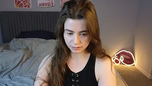 LovingWhisperr online show from 5, 3, 2026