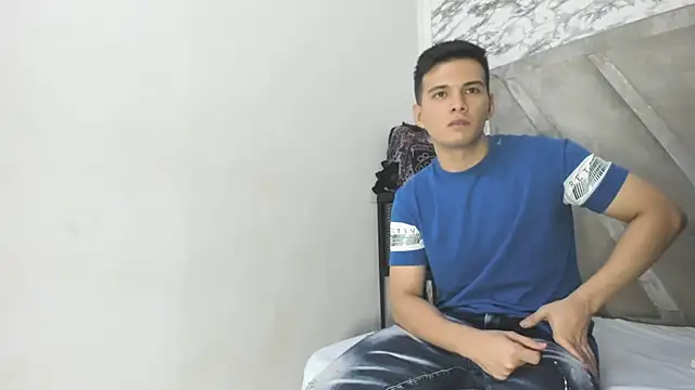 Snapshot of GoldenBoyM chatting on 4, 2, 2026 GoldenBoyM online show from 4, 2, 2026