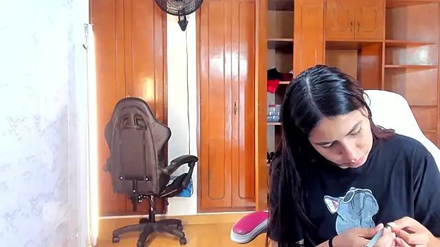 Snapshot of Emily_and_Soffy chatting on 26, 2, 2026 Emily and Soffy online show from 26, 2, 2026