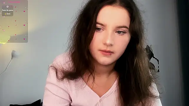 chloe dashh online show from 23, 4, 2026