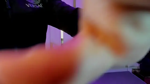 Vaneline2 online show from 8, 4, 2026