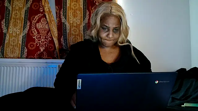 Snapshot of CurvySashia chatting on 28, 2, 2026 CurvySashia online show from 28, 2, 2026