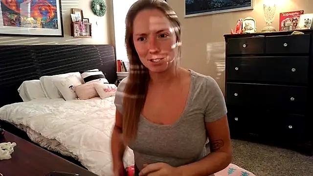 Snapshot of mooviebaby chatting on 13, 2, 2026 mooviebaby online show from 13, 2, 2026