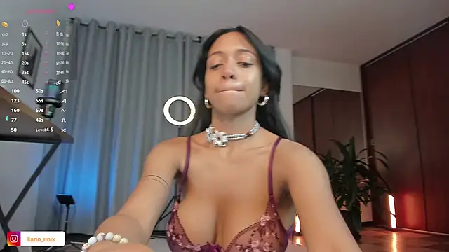 Snapshot of karinnixx chatting on 6, 6, 2026 karinnixx online show from 6, 6, 2026