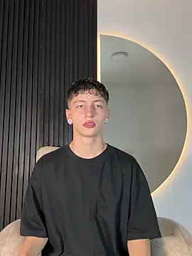 ARON LUXX online show from 19, 2, 2026