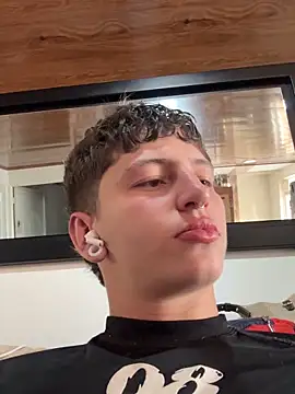 ARON LUXX online show from 3, 3, 2026