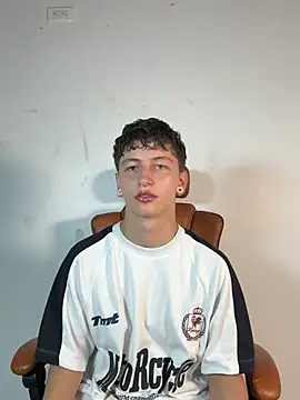 ARON LUXX online show from 24, 3, 2026