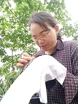 vivi1889 online show from 17, 4, 2026