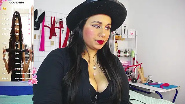 Snapshot of shannon_queen- chatting on 11, 2, 2026 shannon queen- online show from 11, 2, 2026