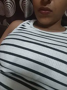Snapshot of komalsharma99 chatting on 5, 6, 2026 komalsharma99 online show from 5, 6, 2026