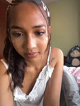 Snapshot of lyla_luv chatting on 15, 2, 2026 lyla luv online show from 15, 2, 2026