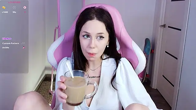 laylaura online show from 26, 2, 2026