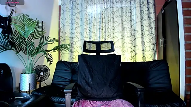 Snapshot of mia_graf chatting on 13, 2, 2026 mia graf online show from 13, 2, 2026