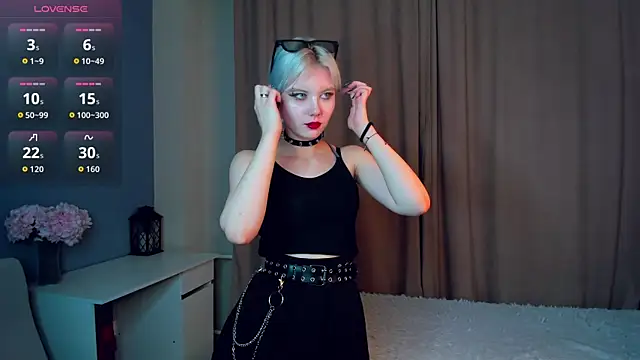 GoldenLenarz online show from 6, 4, 2026