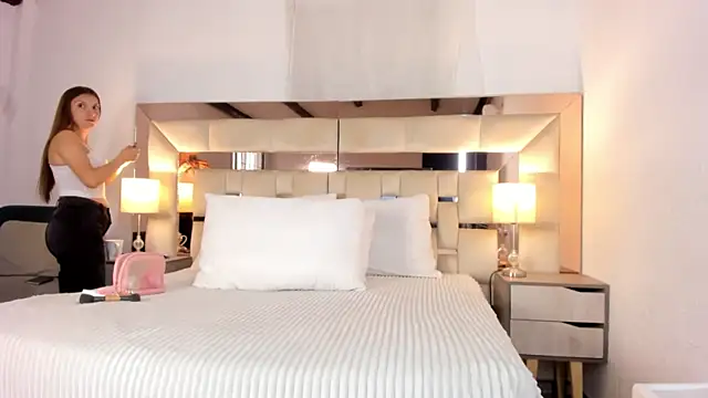 EloiseClairmont online show from 25, 3, 2026